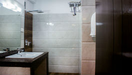 Hotel Sher-E-Punjab -Deluxe Room-7